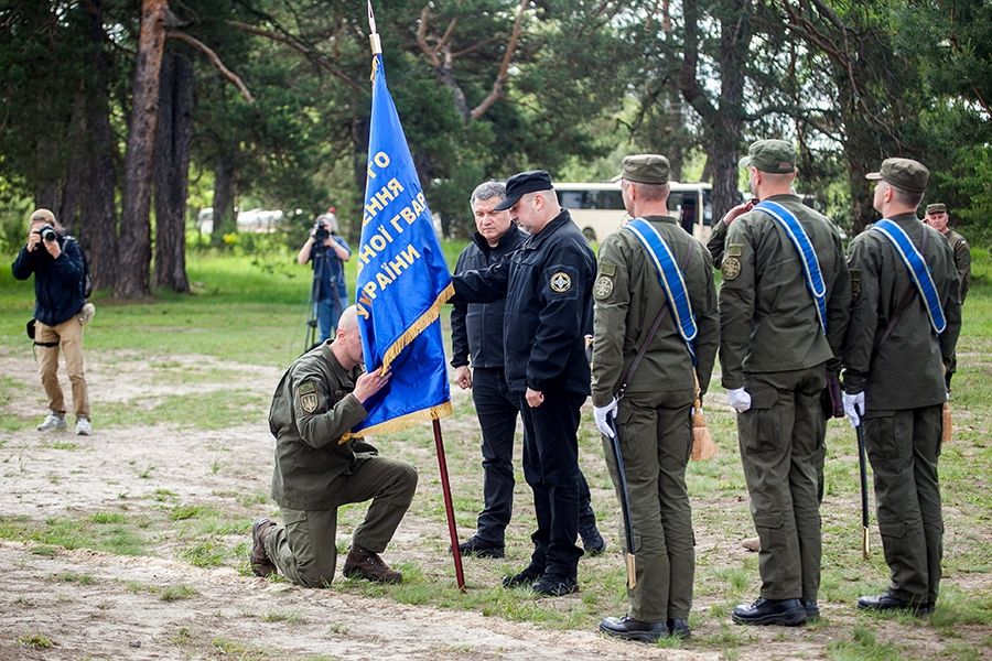 4-я бригада быстрого реагирования Национальной гвардии Украины получила Боевое Знамя 2.jpg