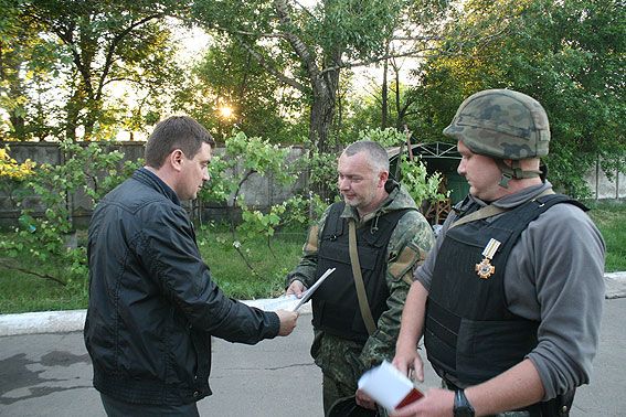 Награждение бойцов роты "Чернигов" медалями "За оборону Мариуполя" Награждение бойцов роты "Чернигов" медалями "За оборону Мариуполя"